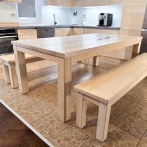 Kuhinjski stol s klupama